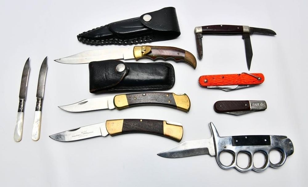 Lot 1229: 9 Various Branded Folding Knives & Fixed Blades