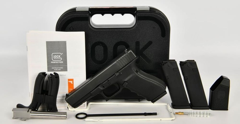 Lot 1368: Glock 21 Gen 4 Semi Auto Pistol .45 ACP