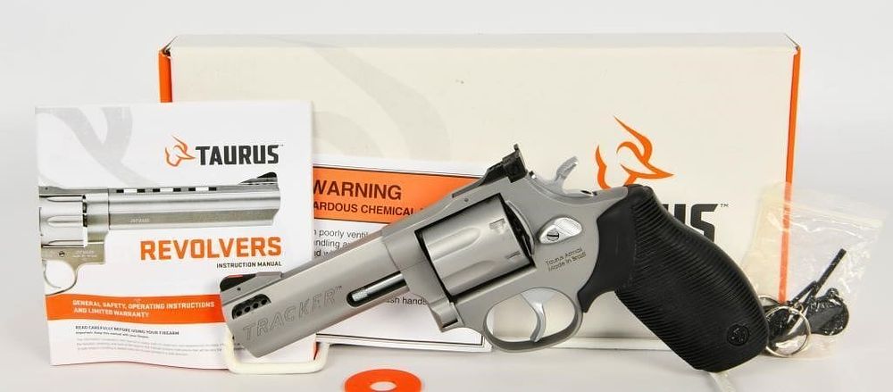 Lot 1458: Taurus M627 Tracker 7RD .357 Magnum 4" BBL