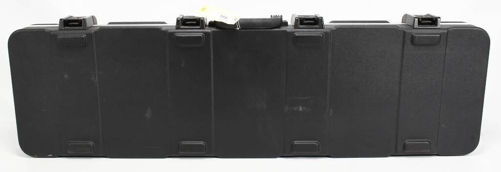 Lot 1505: SKB Freedom Rifle/Shotgun Locking Hard Case