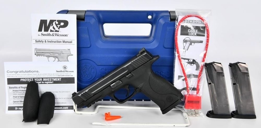 Lot 1590: Smith & Wesson M&P 45 Semi Auto Pistol .45 ACP