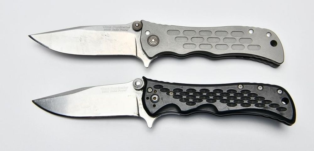 Lot 1619: 2 Cuda Dominator S30V Folding Pocket Knives