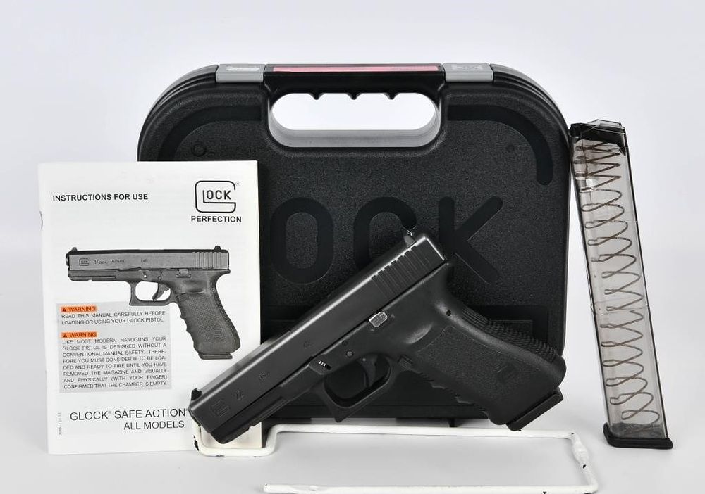 Lot 1656: Glock G22 Gen3 Semi Auto Pistol .40 S&W