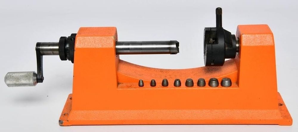 Lot 1676: Lyman Universal Case Trimmer