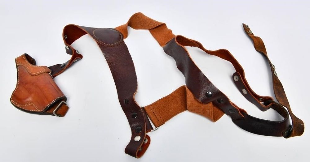 Lot 1682: Bianchi #13A Scorpio Over the Shoulder Holster