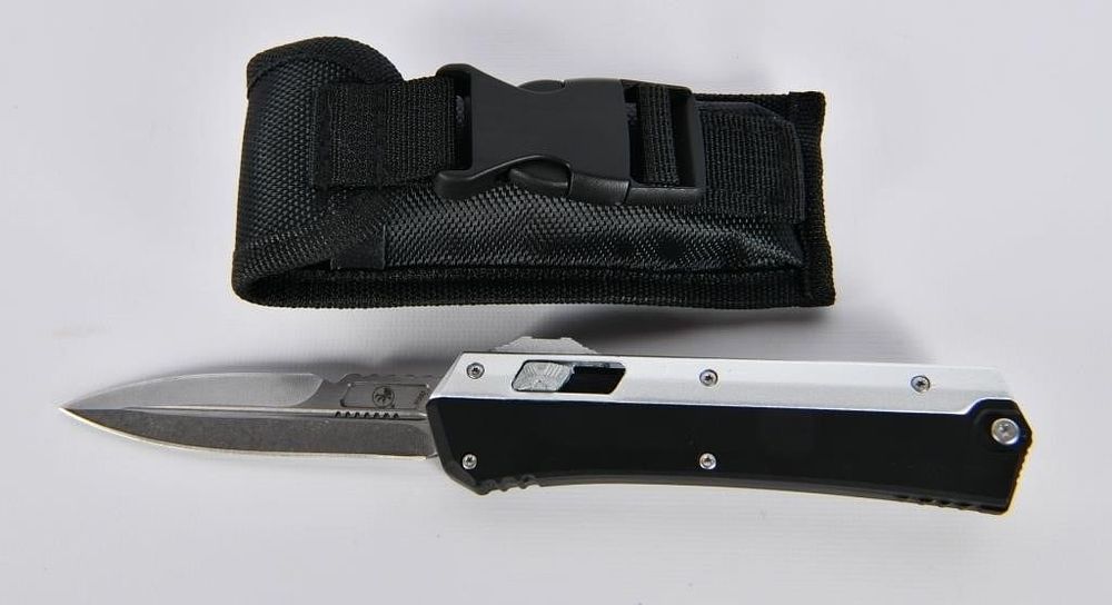 Lot 53: CLONE of a Microtech Glykon OTF Automatic Knife