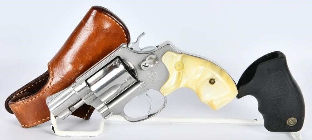 Lot 54: Smith & Wesson Model 60 Chiefs Special Stainless