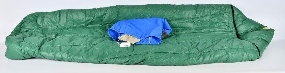 Lot 284: Cabela's Alpine Full Size Sleeping Bag