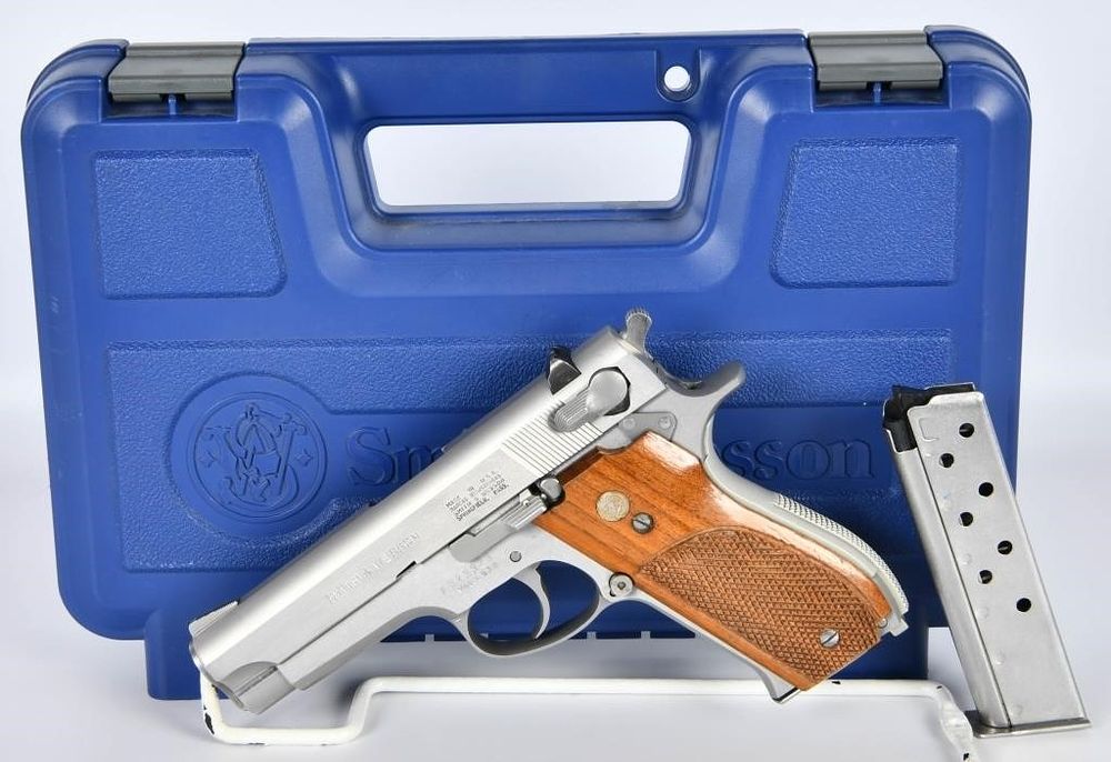 Lot 288: Smith & Wesson Model 639 Semi Auto 9MM