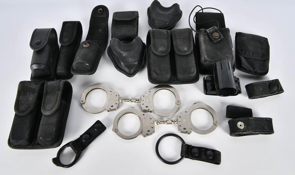Lot 437: Lot of Nylon Magazine & Handcuff Pouches