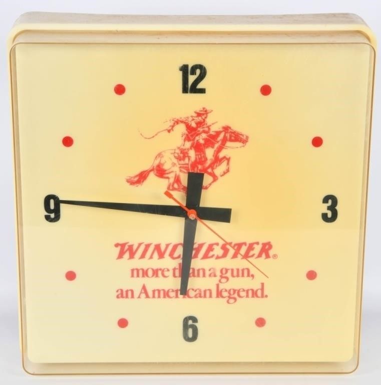 Lot 452: Vintage Dualite Fluorescent Illuminated Clock