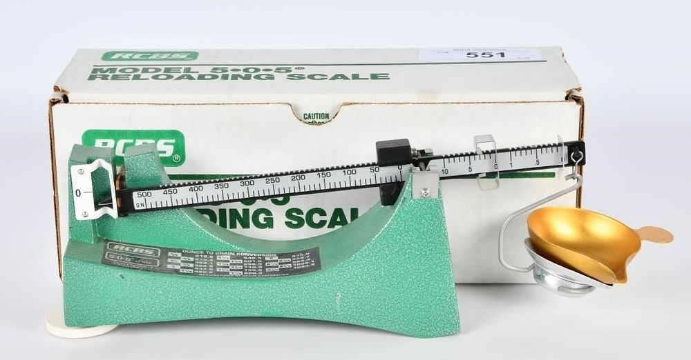 Lot 551: RCBS Model 505 Reloading Powder Scale