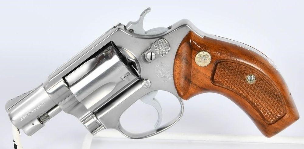 Lot 564: Smith & Wesson Model 60 Chiefs Special Stainless