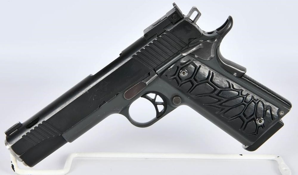 Lot 606: Kimber Classic Custom Royal 1911 Pistol .45 ACP