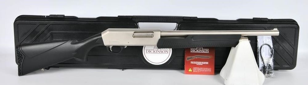 Lot 1062: Dickinson Commando XX3B Pump Action 12 Gauge
