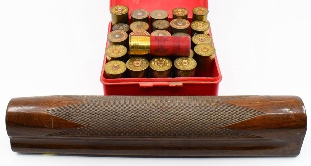 Lot 1240: 25 Rds Of Collector 12 Ga & 20 ga Shotshells W/