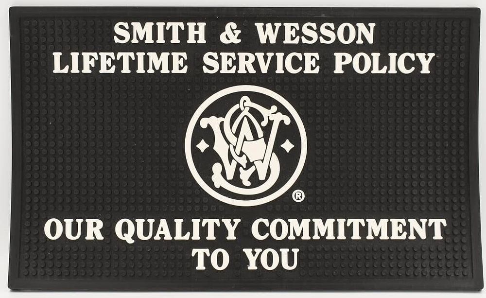 Lot 1430: Smith & Wesson Rubber Dealer Mat super heavy...