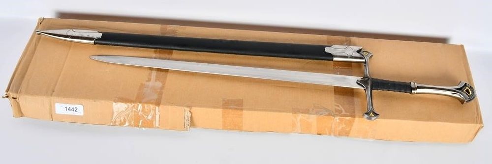 Lot 1442: Brand New Fantasy Sword W/ Sheath