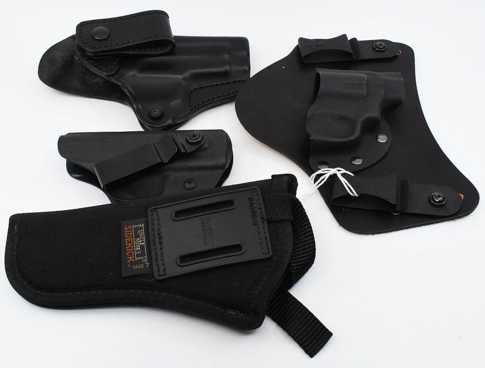 Lot 1466: 4 Various Size Nylon & Leather Holsters