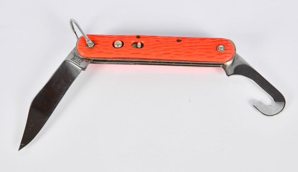 Lot 1532: Schrade Walden Rescue Knife