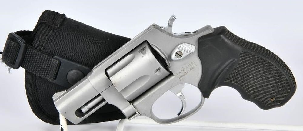 Lot 1650: Taurus 605 Double Action Revolver .357 Magnum