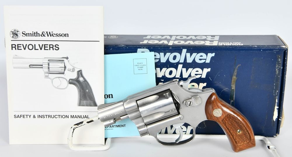 Lot 405: Smith & Wesson Model 60 Chiefs Special Stainless