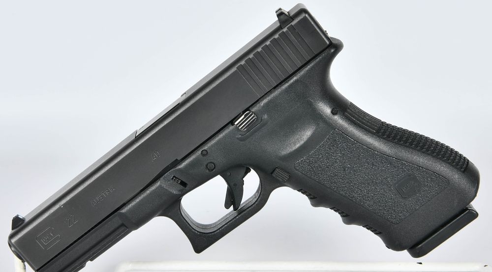 Lot 429: Glock 22 Gen3 Semi Auto Pistol .40 S&W
