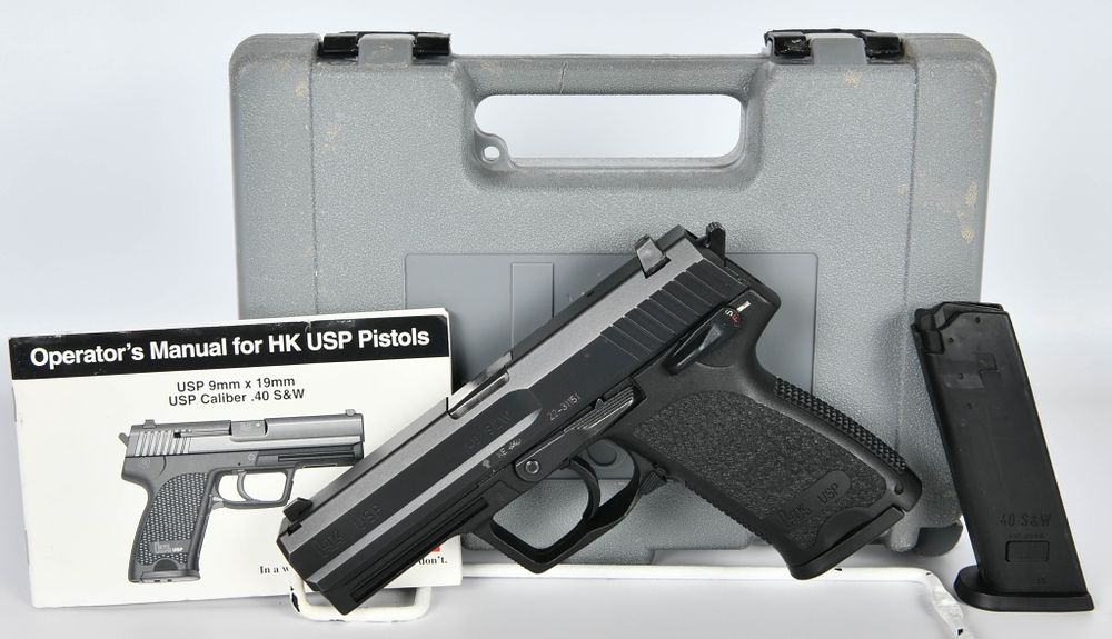 Lot 1122: Heckler & Koch HK USP .40 Cal Semi Auto Pistol