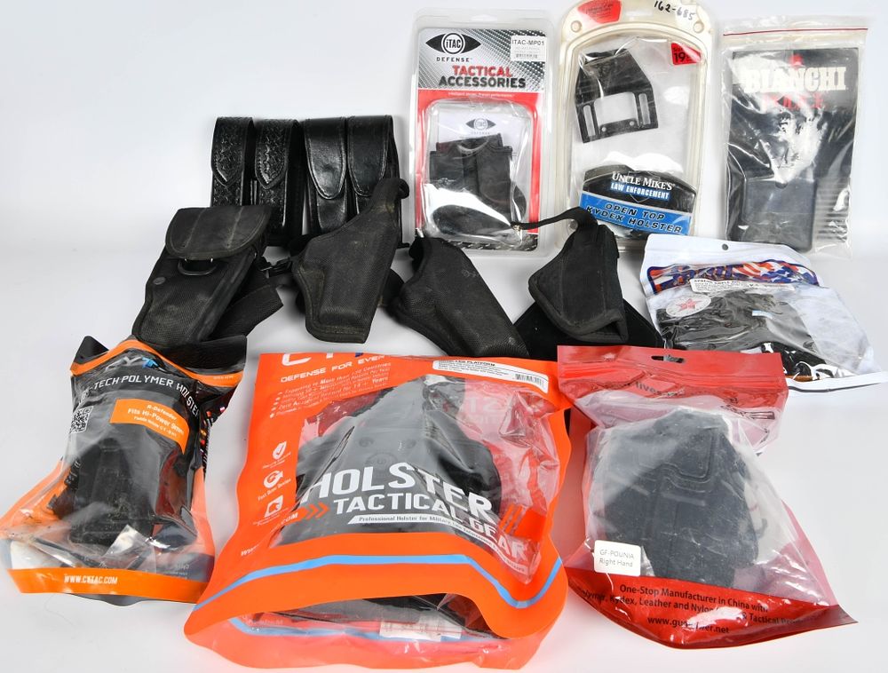 Lot 1241: Various Holster new and preowned