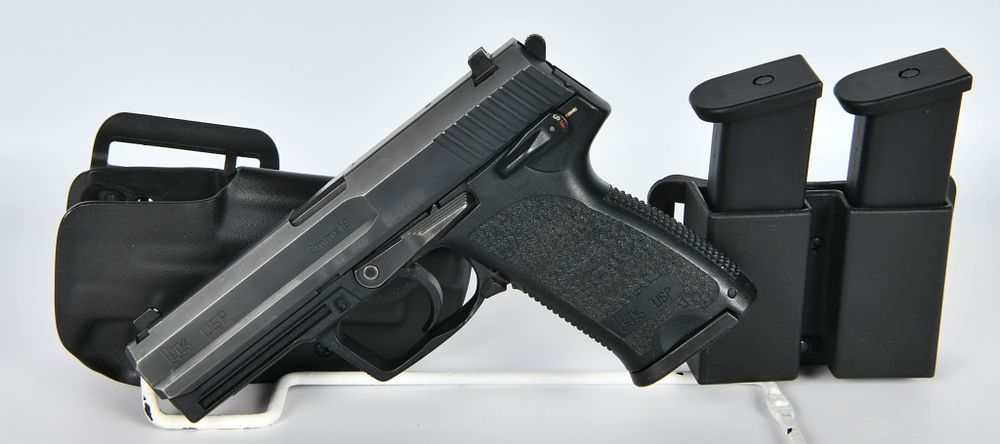 Lot 1302: Heckler Koch HK USP 9MM Full Size Semi Auto Pistol