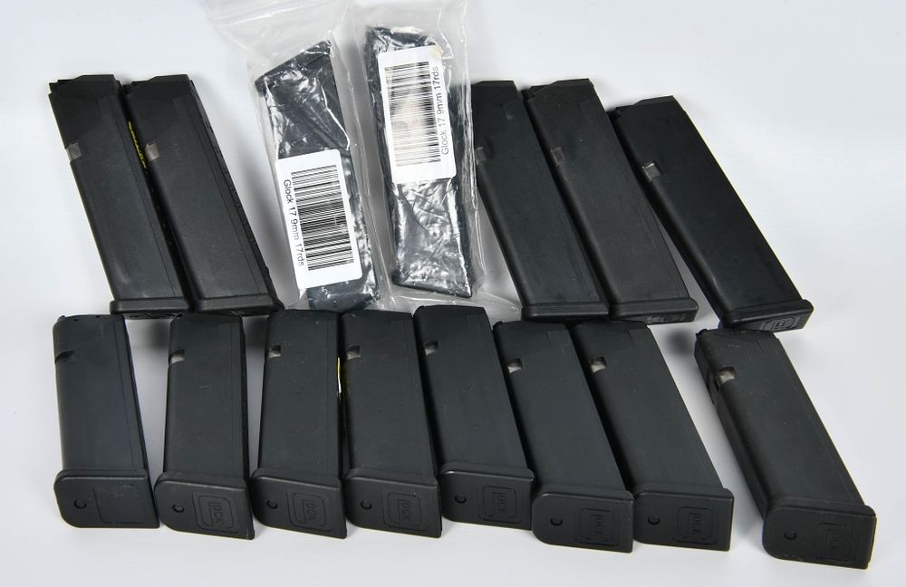 Lot 1415: (15) Authentic Glock 17 9mm 17 round 4th Gen Dual