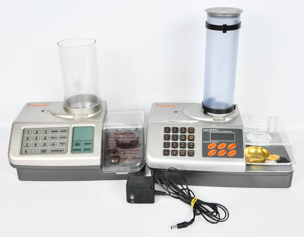 Lot 1541: Lyman 1200 DPS 2 Digital Powder Scale and