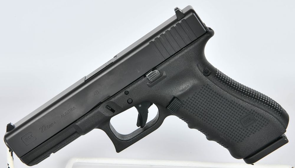 Lot 1548: Glock 22 Gen4 Semi Auto Pistol .40 S&W