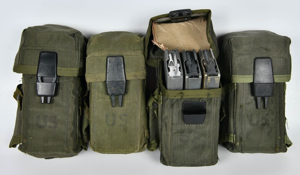 Lot 1577: (4) USMC Triple Magazine Pouch, M16, With Dividers