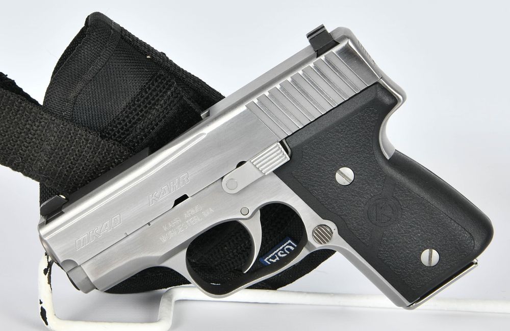 Lot 1590: Kahr Arms MK40 Semi Auto Carry Pistol .40 S&W