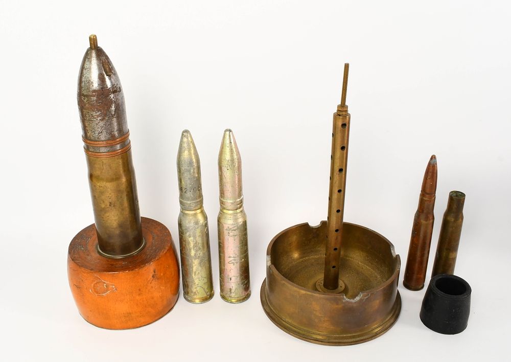 Lot 292: Trench Art 90mm M19 ashtray shows 1941, LG Cartrid