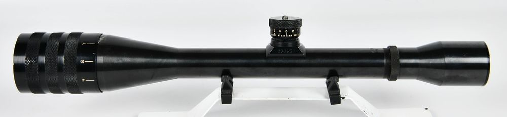 Lot 302: Vintage Weaver T-10 Adjustable Riflescope