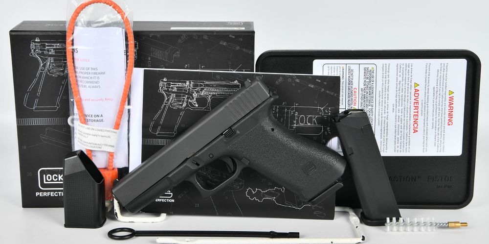 Lot 486: Glock G17 Gen 1 Classic Semi Auto Pistol 9mm