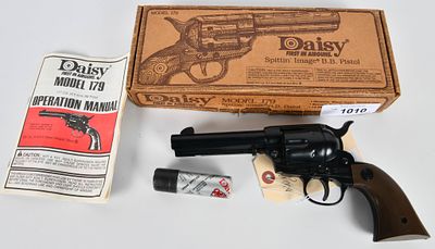 Daisy Model 179 Revolver BB Gun W/ Box. Spitting Image Western Design Wood Grain Molded Handles