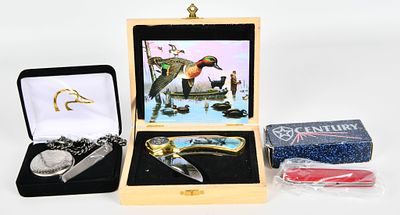 (3) Collectible Folding pocket knives gifts set. Collector Series Folding pocket knife in Wood