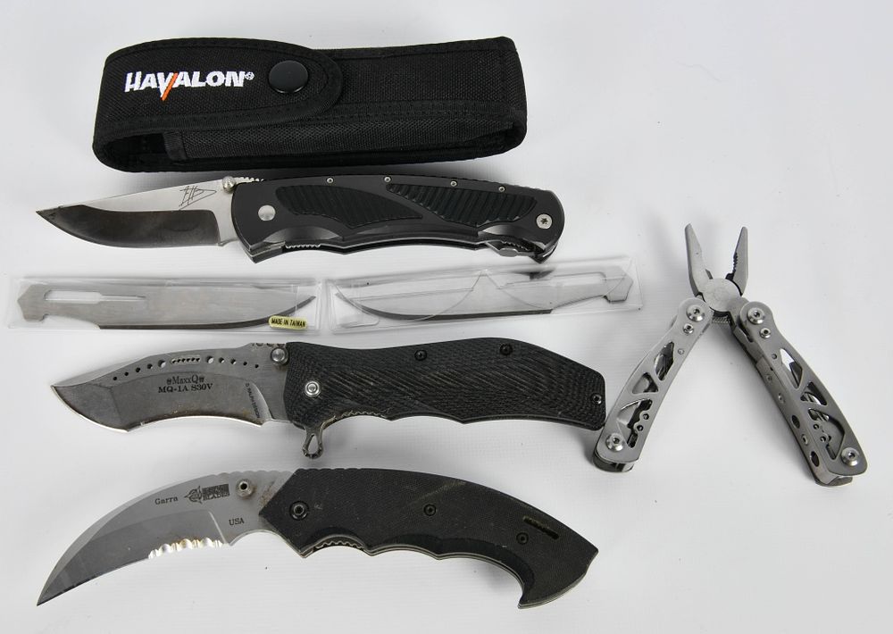 Lot 1087: (4) Folding Pocket knives - Havalon, Blackhawk, Mx