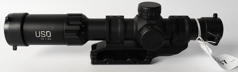 Lot 1187: USO TS 1-8x Riflescope W/ Scope Mount