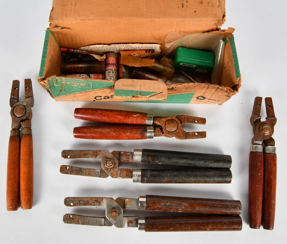 Lot 1189: 5 Bullet Mould Handles W/ Accessories