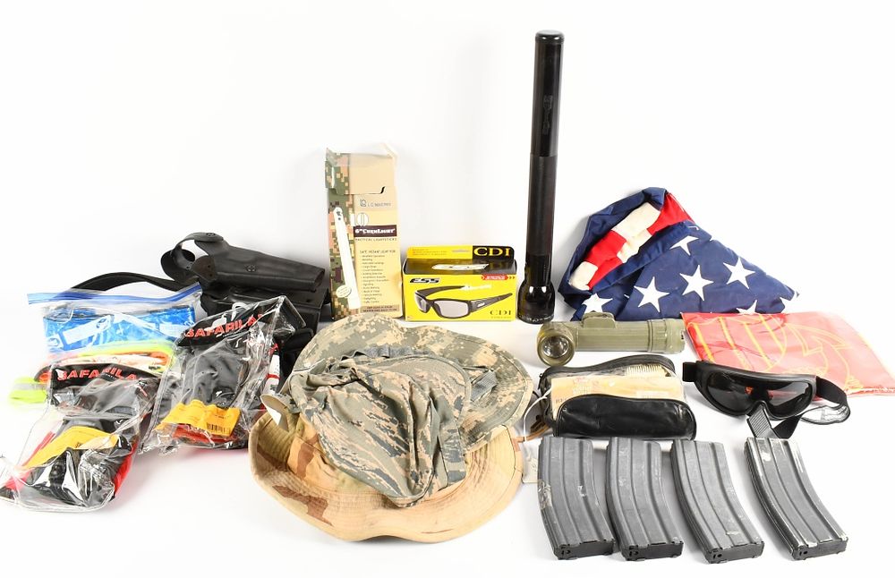 Lot 1209: Large Selection Of Various Accessories