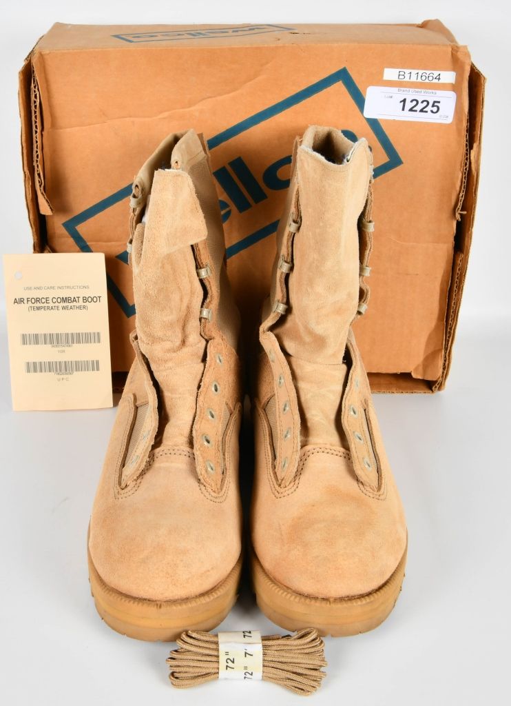 Lot 1225: NIB Vibram Sage Green Combat Military Boots