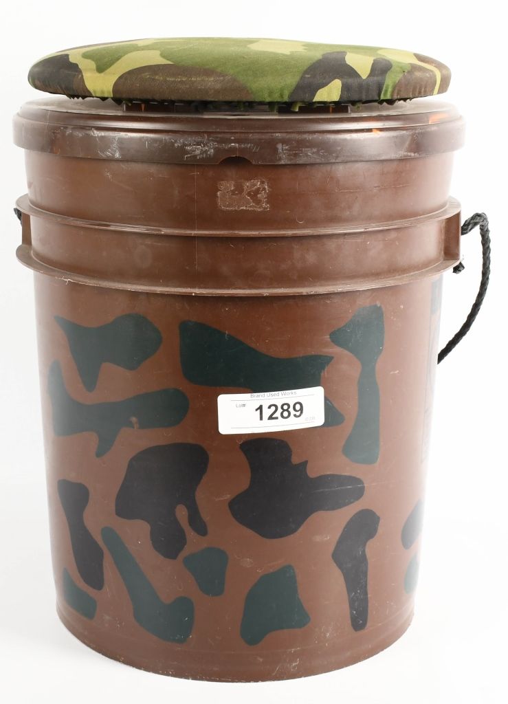 Lot 1289: Contico multipurpose Bucket/Seat camo print