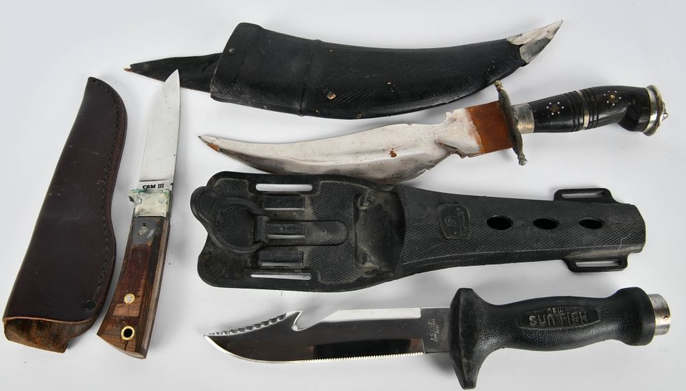 Lot 1297: (3) various Knives with sheath see listed