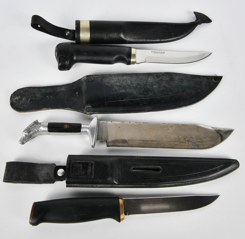 Lot 1405: 2 Fiskars Fixed Blade & 1 Decorative Fixed Blade