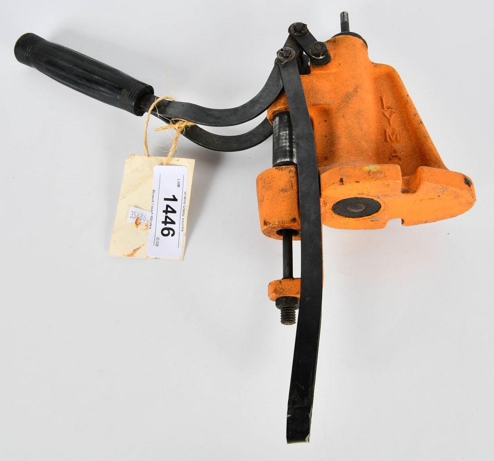 Lot 1446: Vintage Lyman 450 Bullet Sizer