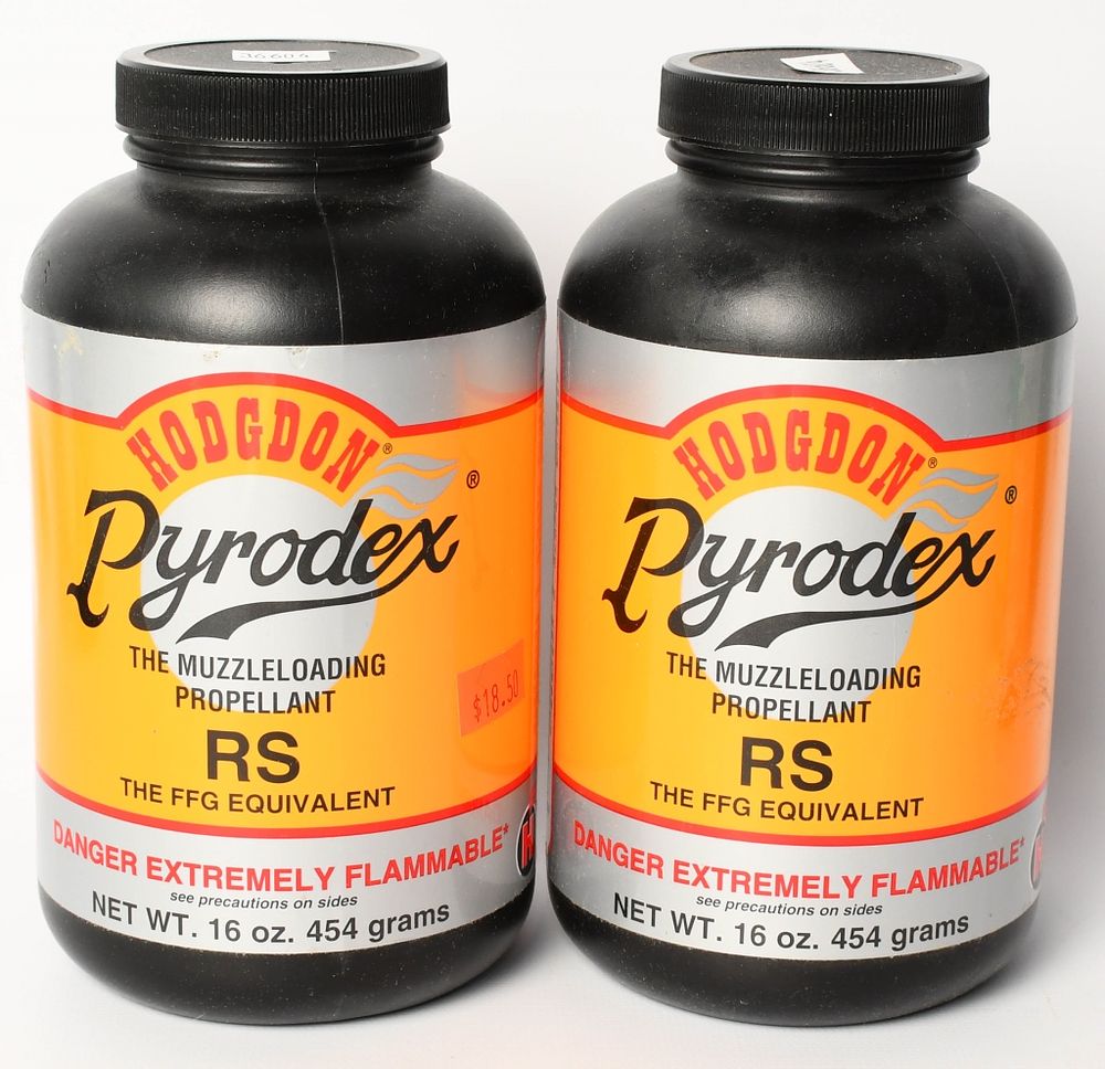 Lot 1553: 2lb Hodgdon Pyrodex Muzzleloading propellt. RS